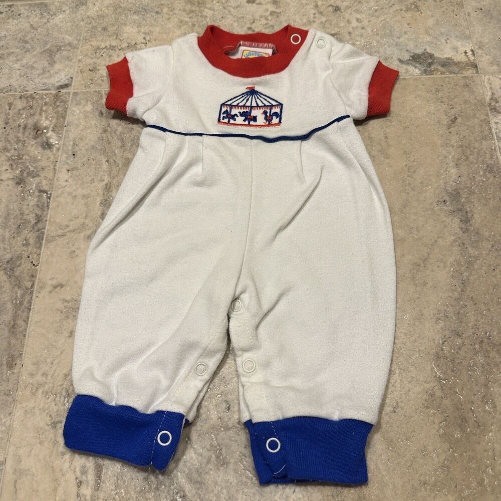 Vintage 3/6 Month One Piece Made In USA Carousel Merry Go‎ Round
